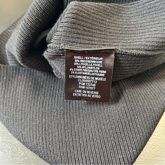 NWT Alice + Olivia Darcey Turtleneck Sweater Tank In Black, Size L - Picture 9 of 9